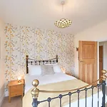 5 Bed In Oc-b30092 Whitby