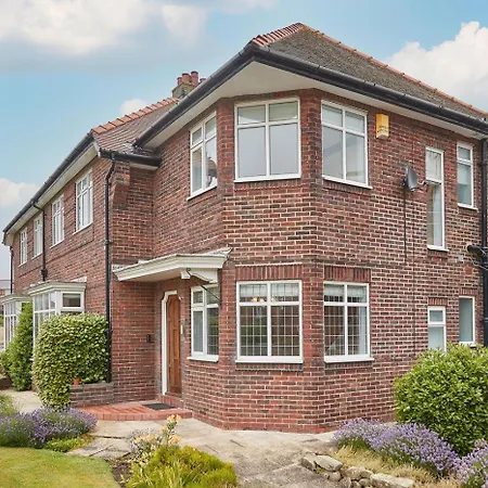 Burtree House בית נופש