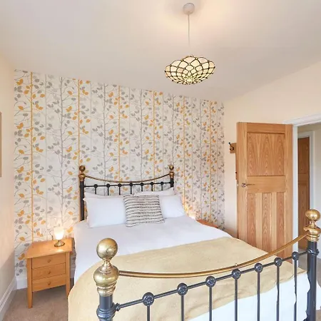 5 Bed In Oc-b30092 Whitby